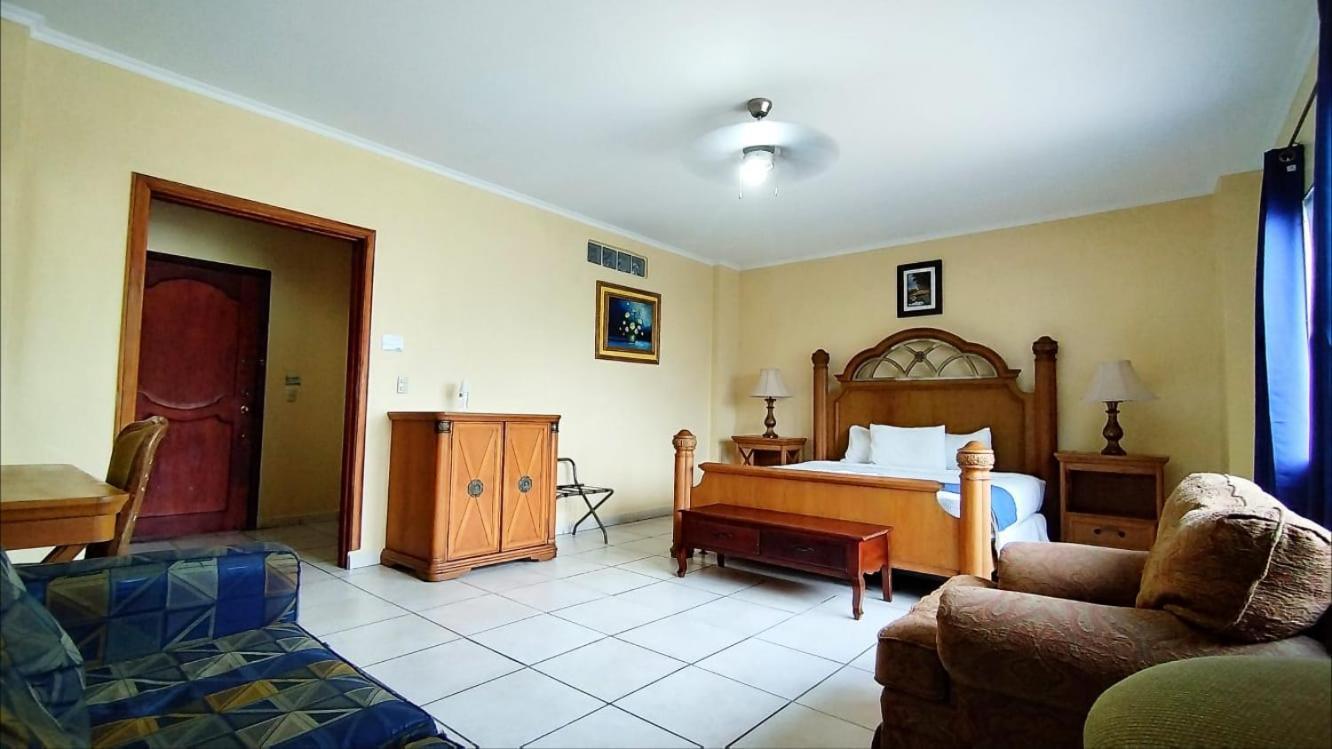 Hotel Carnaval La Ceiba Exteriör bild