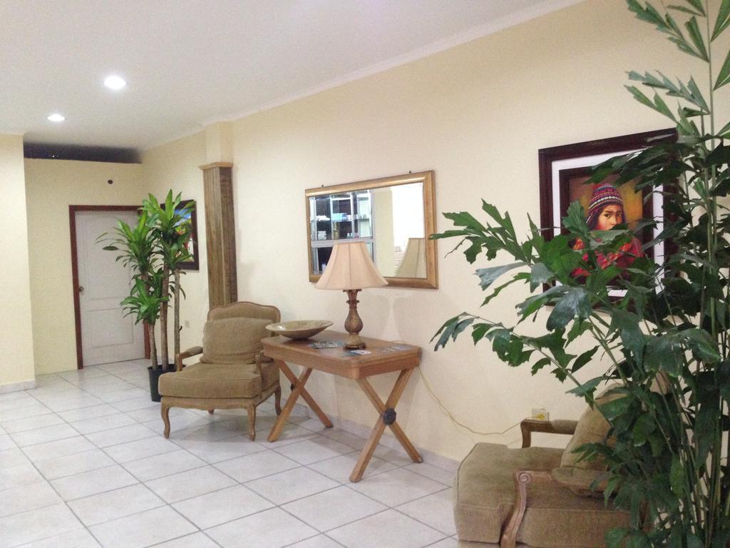 Hotel Carnaval La Ceiba Exteriör bild