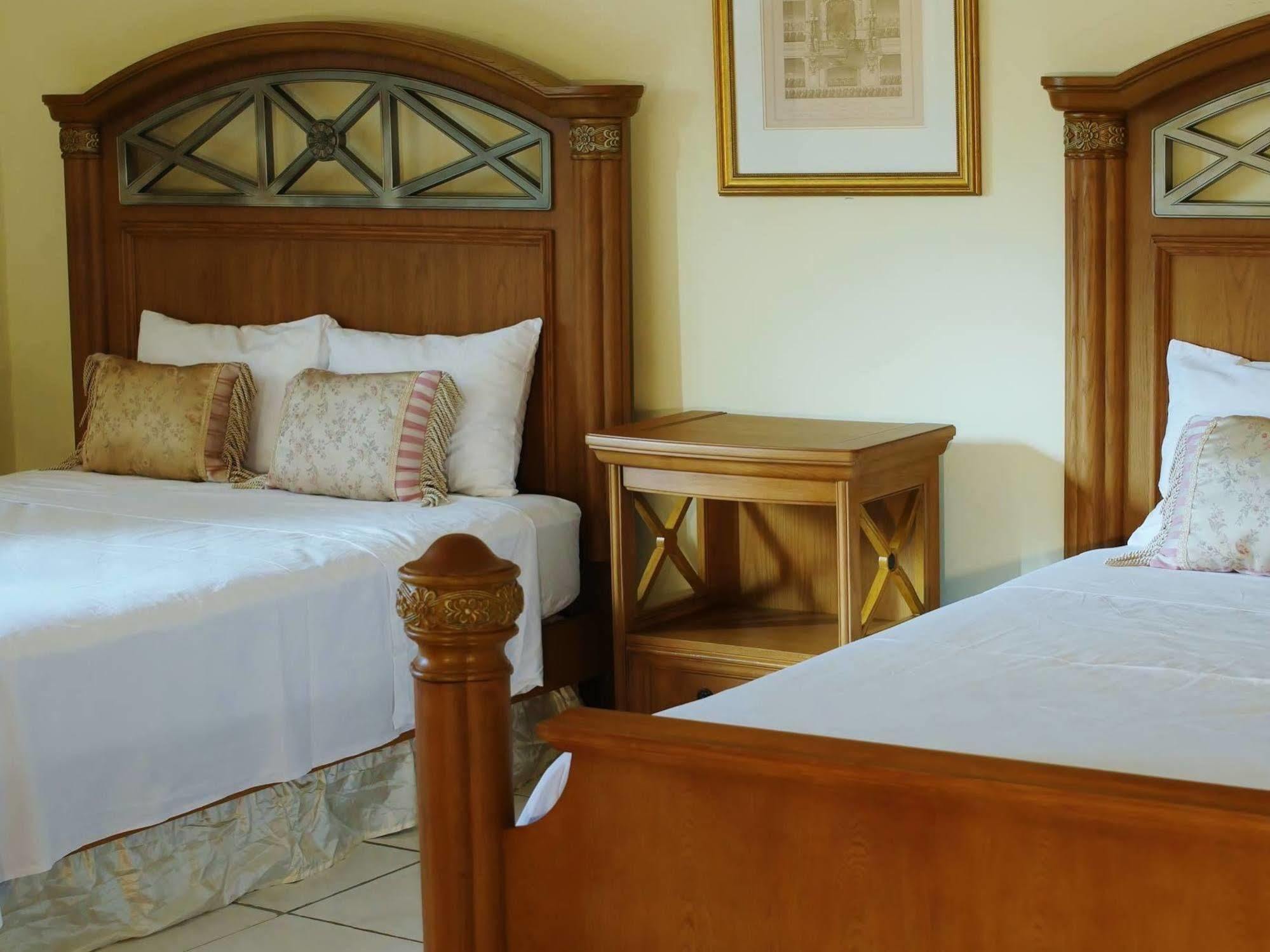Hotel Carnaval La Ceiba Exteriör bild