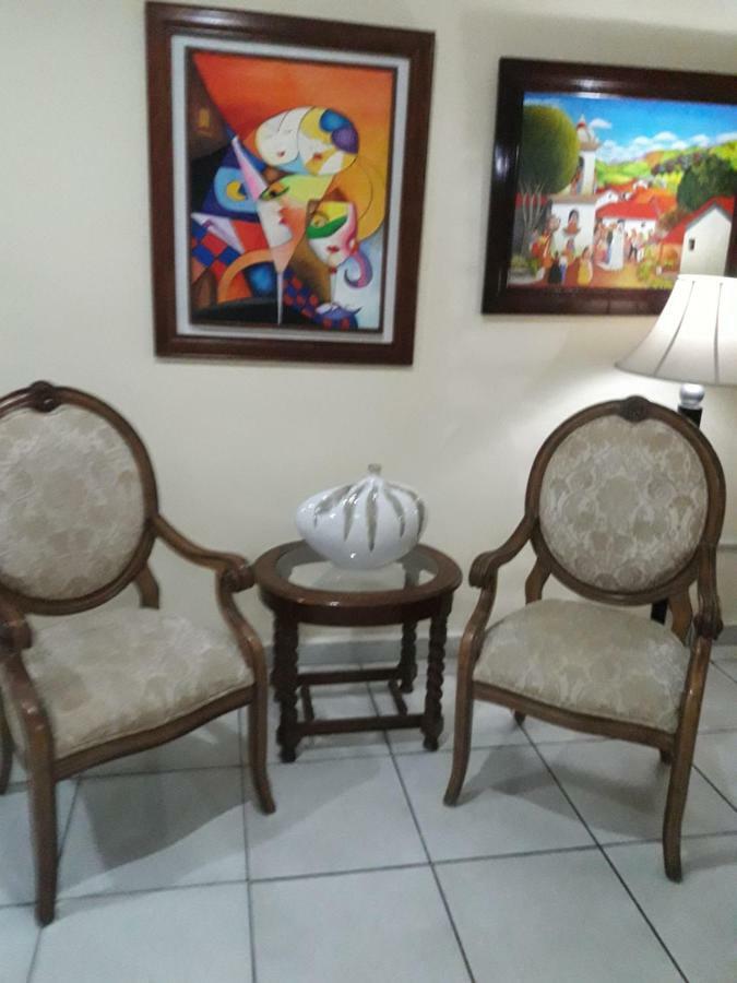 Hotel Carnaval La Ceiba Exteriör bild