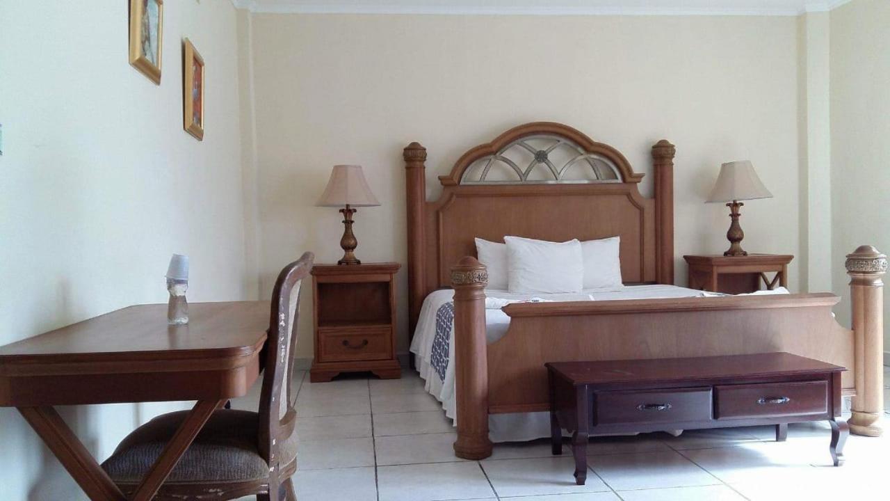 Hotel Carnaval La Ceiba Exteriör bild