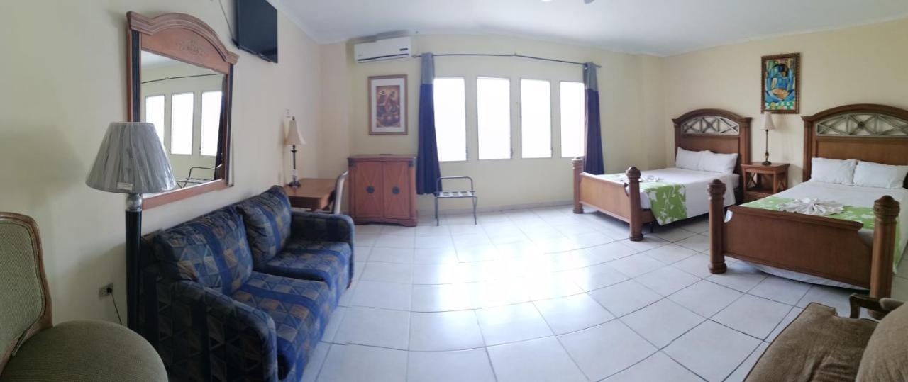 Hotel Carnaval La Ceiba Exteriör bild